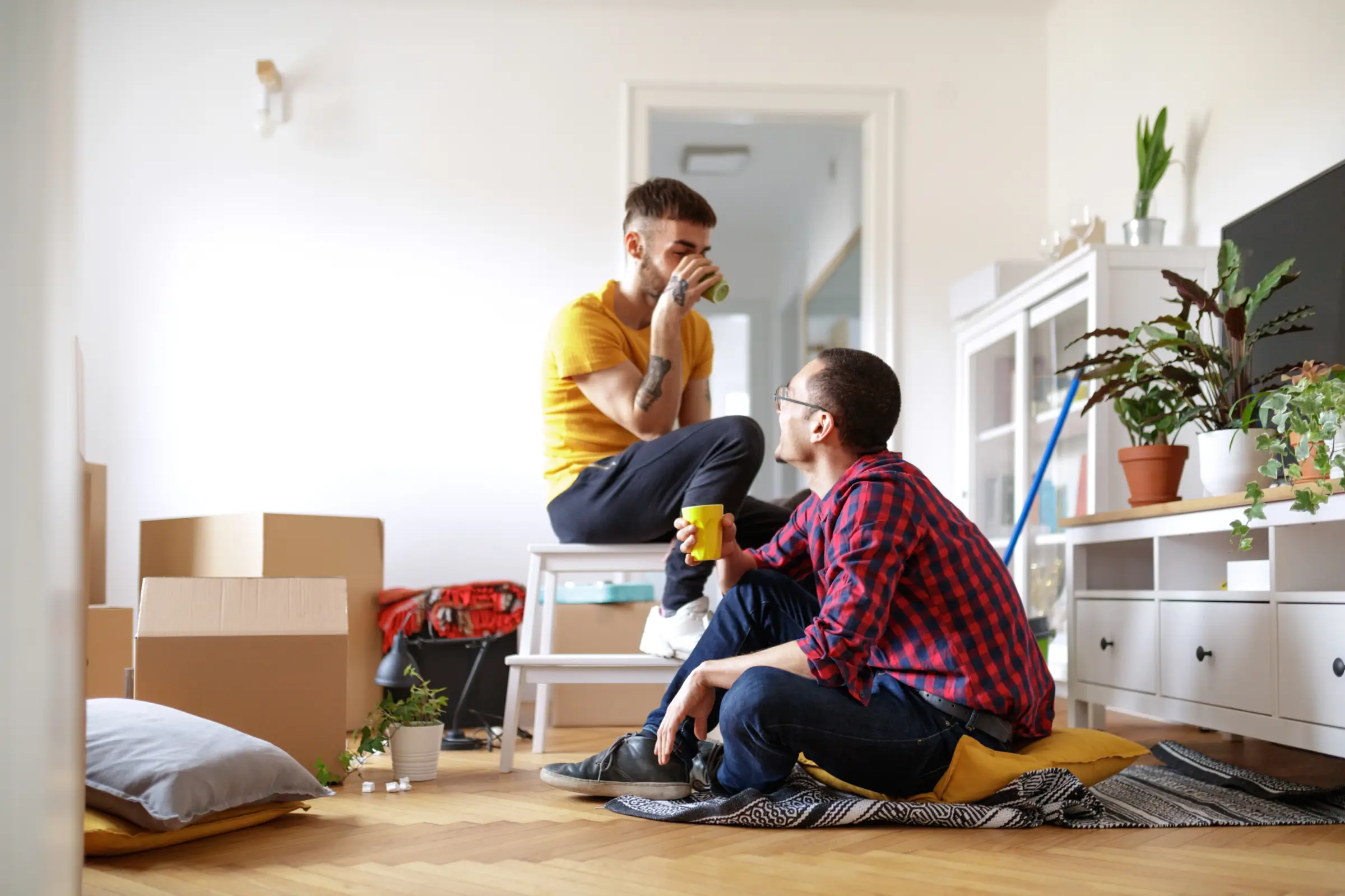 couple unpacking in new home - irish mortgages - doddl